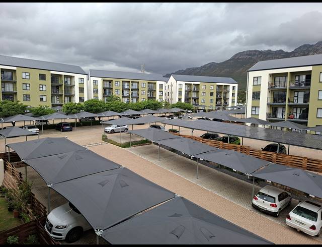2 BEDROOM APARTMENT TO LET IN ADMIRALS PARK